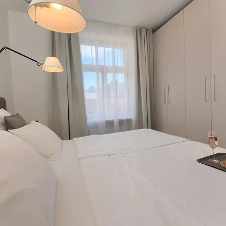 玛斯娜公寓酒店 *